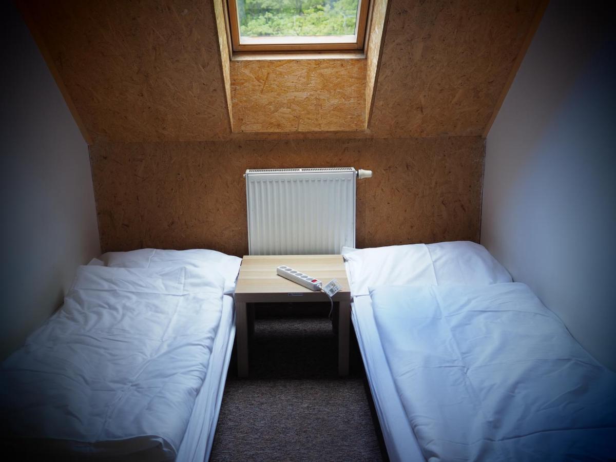 Srub U Lanovky Hostel Ramzová Kültér fotó